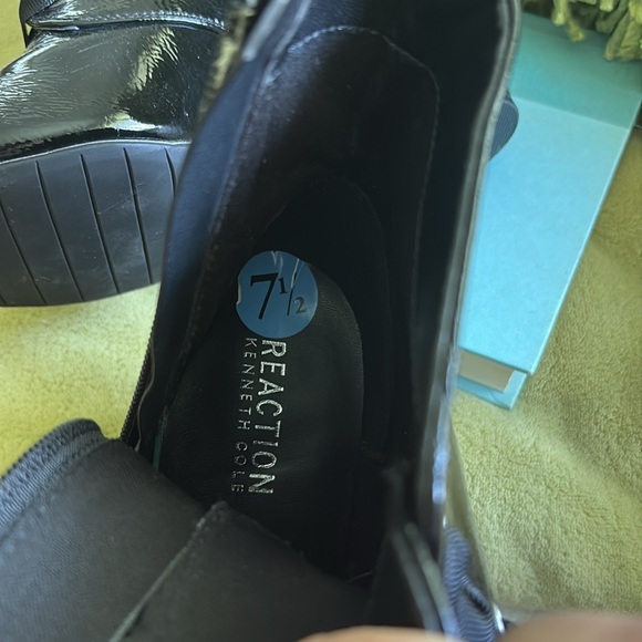 Kenneth Cole Corrine Black Patent Ribbon Booties never worn 3.5” block heels - Picture 6 of 9